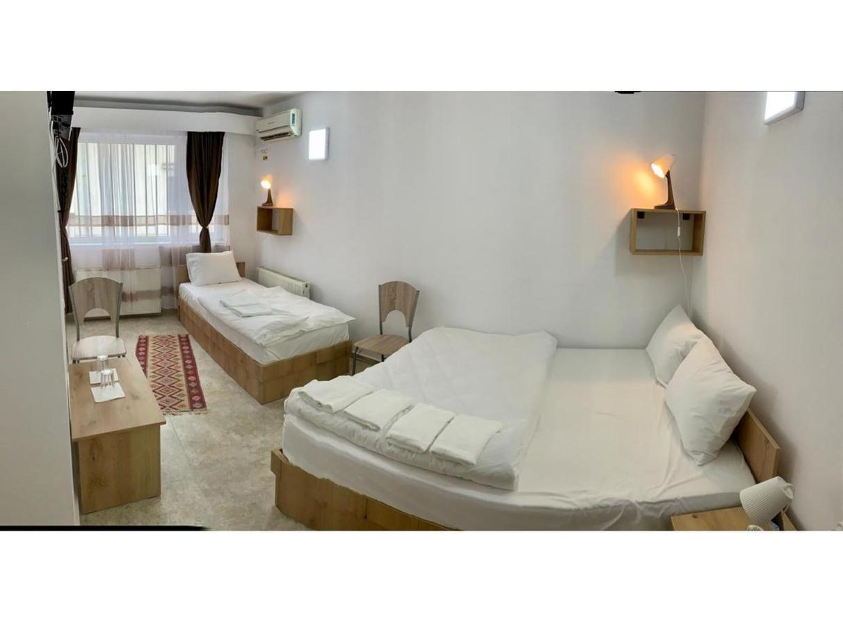 Hostel Jaz Bucarest Extérieur photo